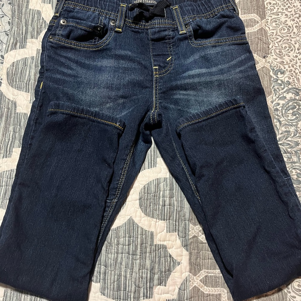 Boys size 10 Levi’s jeans with elastic waist